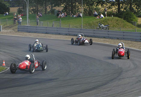 500 cc formel bilerne var de mindste biler på banen, men ikke de mindst underholdende.